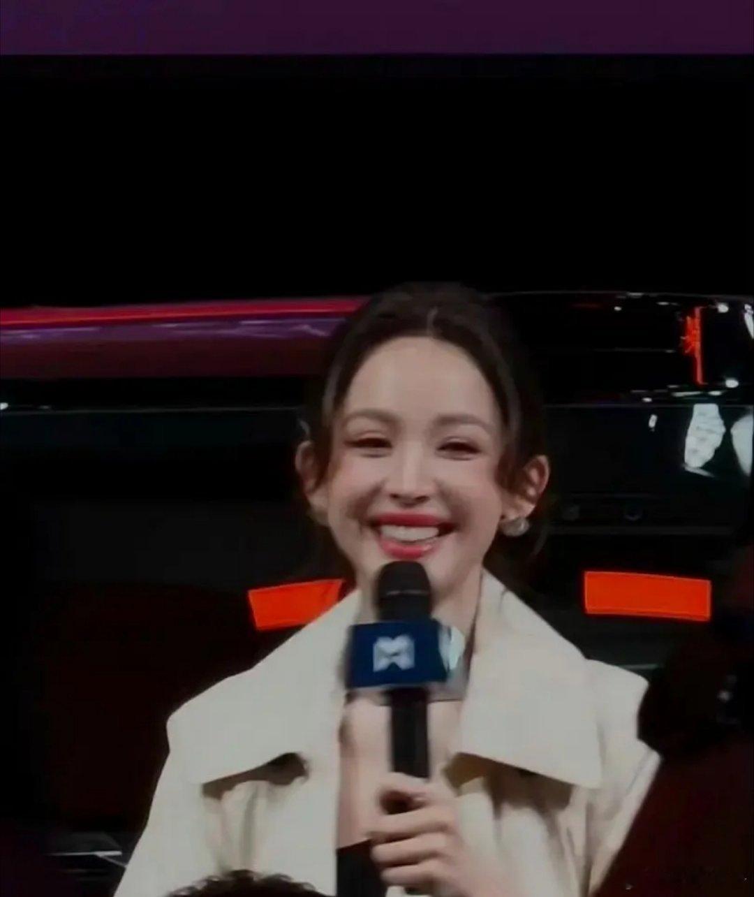 古力娜扎也就刚30岁吧 ​​​