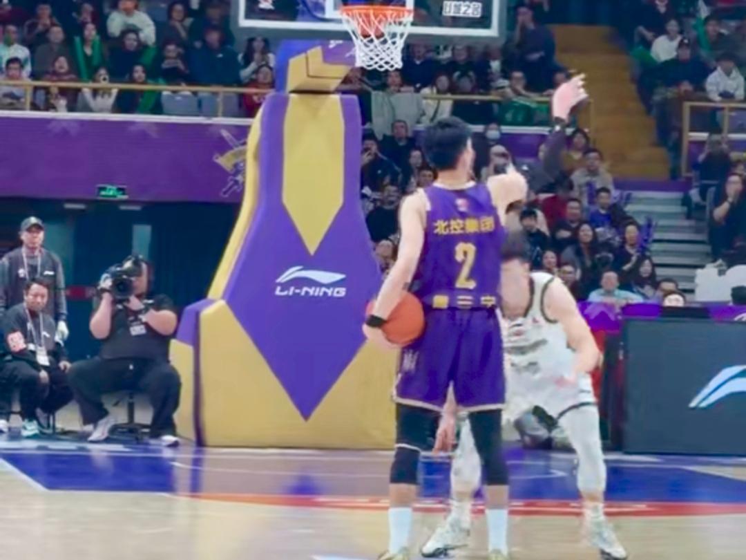 今年CBA最大看点，就是本赛季各支球队强弱不分，强队不强，弱队不弱，前六轮让人看