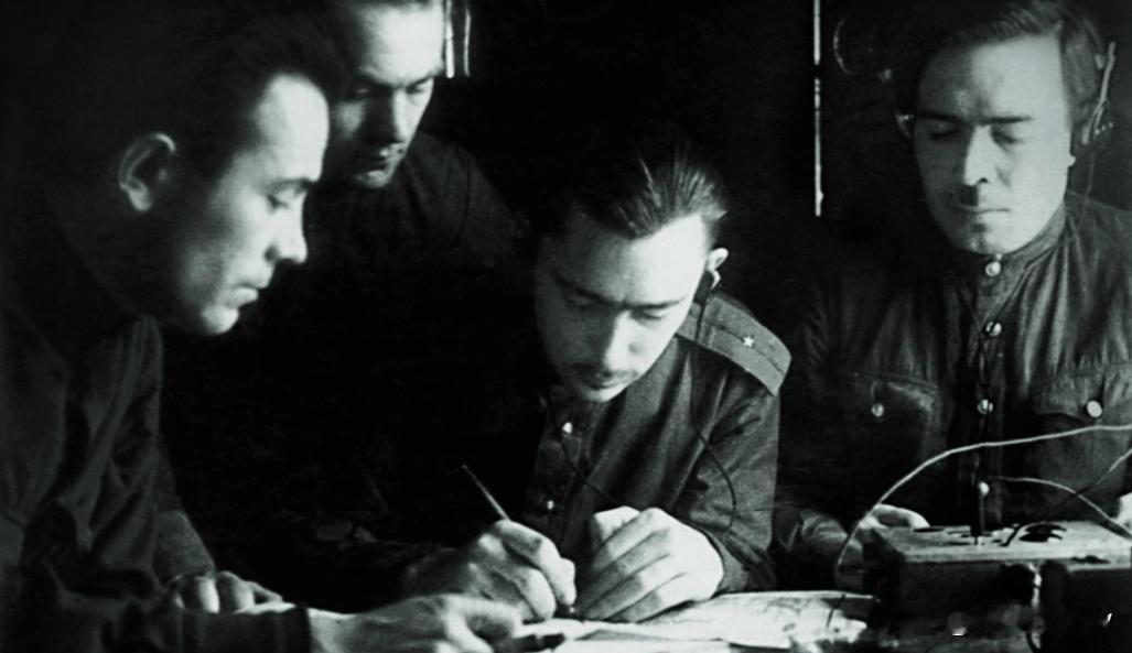 1941年6月22日凌晨零点30分，斯大林下达1好作战命令，要求苏联西部军区部队