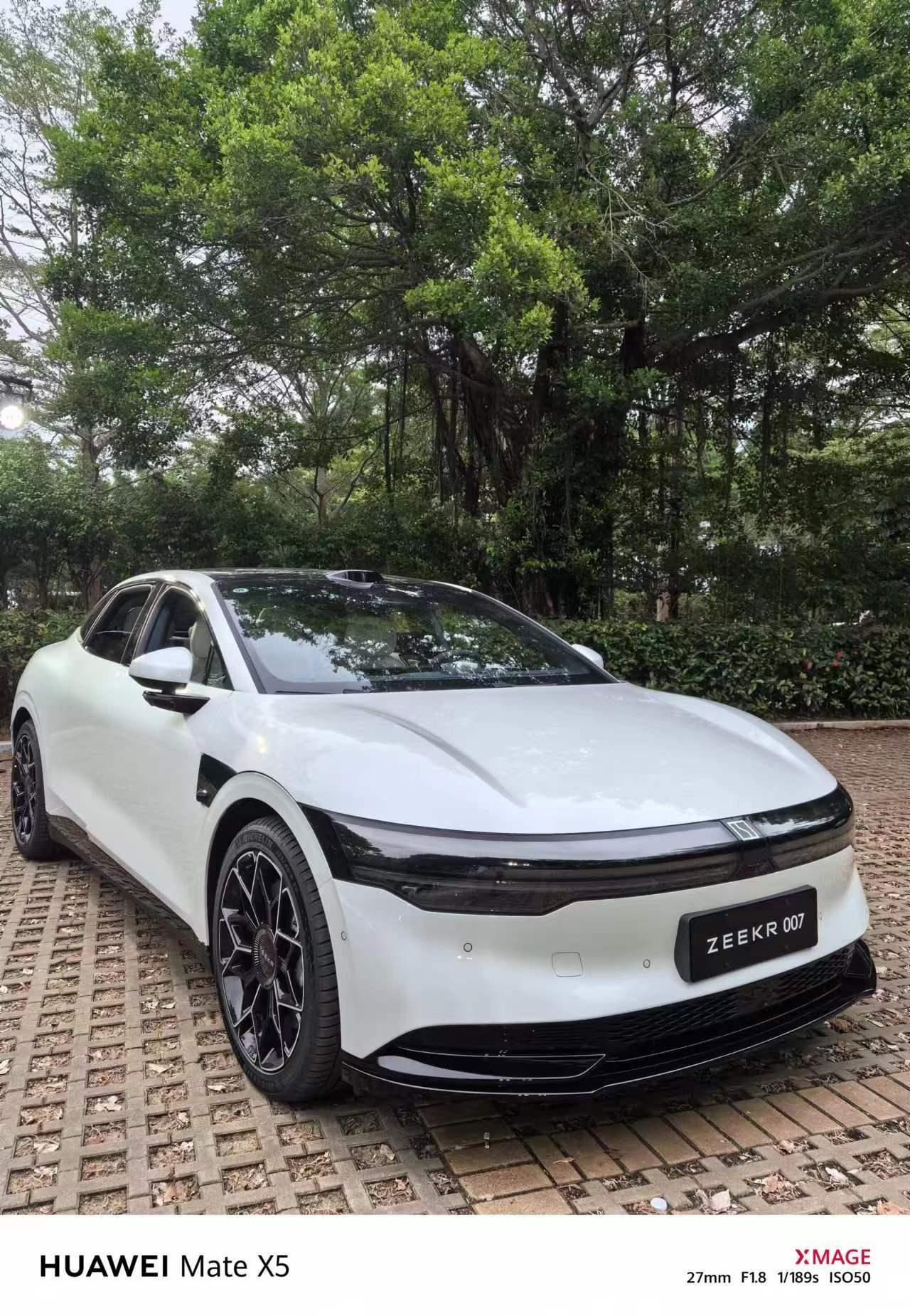 前段时间在海南试驾极氪007，我想说一点就是如果现在还有人觉得极氪的车机和智驾是