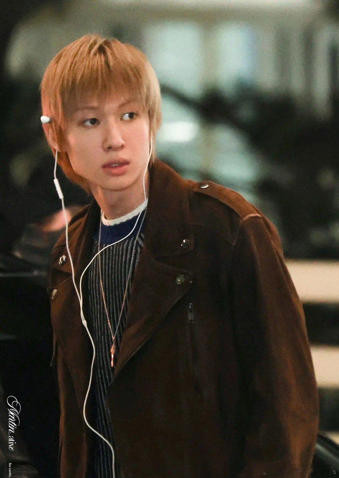 套孙马丁机场饭拍图 有没有帅到你 