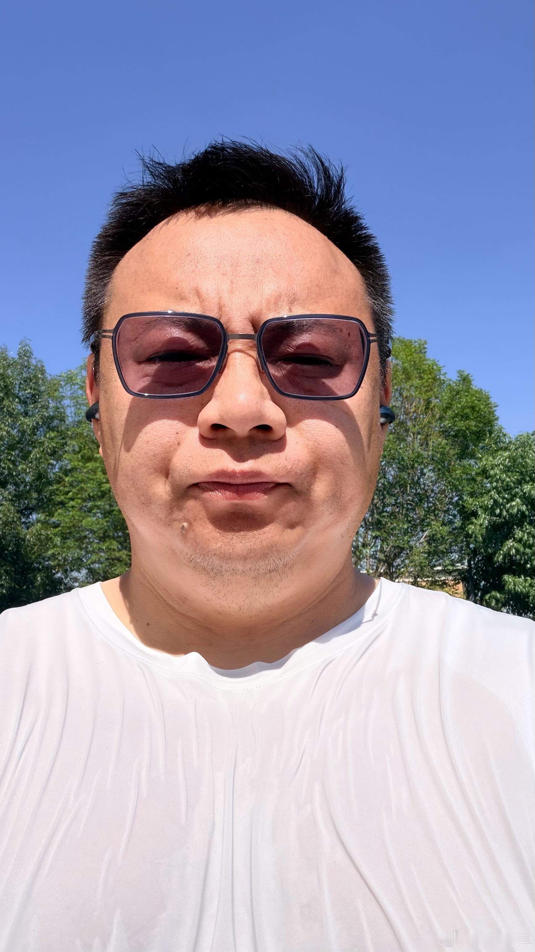 卧槽(¬д¬。)去年 es8 试驾我错过了 没买今年买了 es9 试驾又错过了？