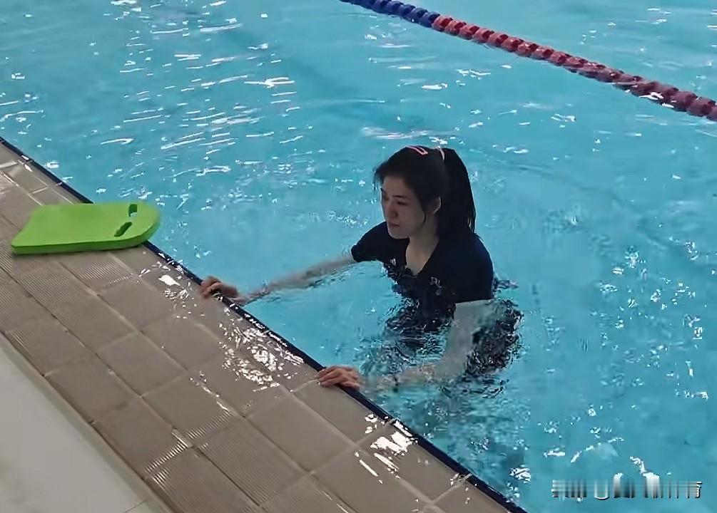 被李盈莹给整破防了[流泪][流泪]浑身上下都是伤啊[流泪][流泪]刚看了李盈莹发