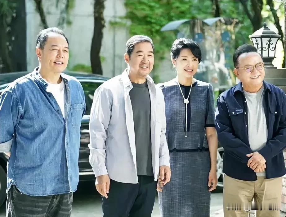 铁三角重聚，你还能记起他们三人在影视剧《 铁  齿铜牙纪晓岚》中的风趣幽默的演释