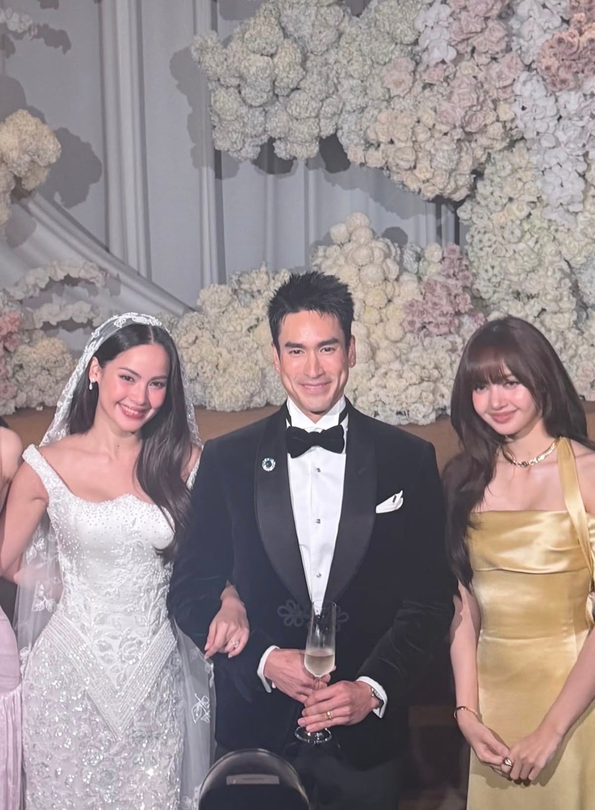 LISA 💖LISA KPOP女永一 260718 Yaya 和 Nadech
