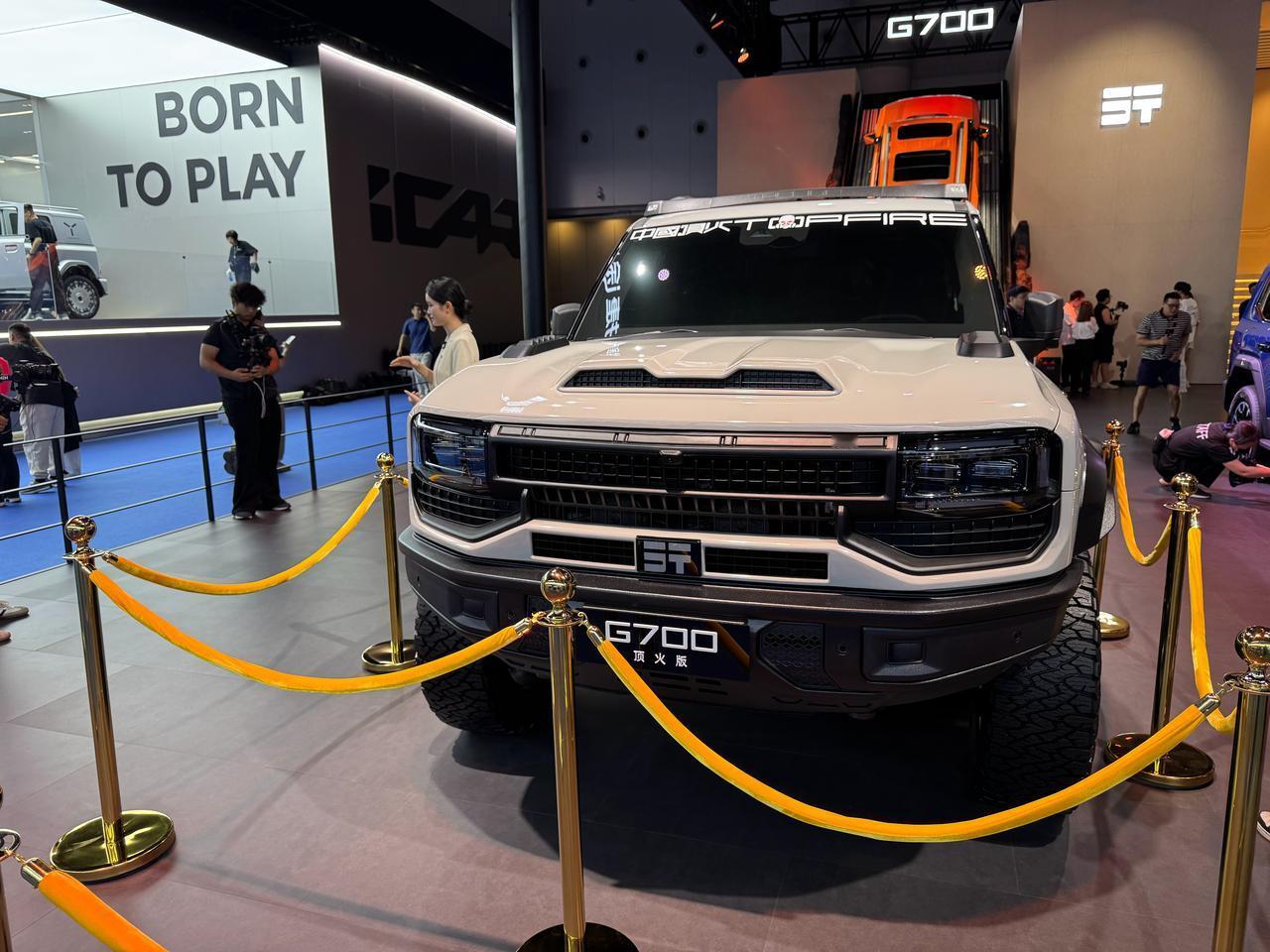 捷途纵横G700亮相 2025成都车展 新车定位硬派越野SUV，采用非承载式车身