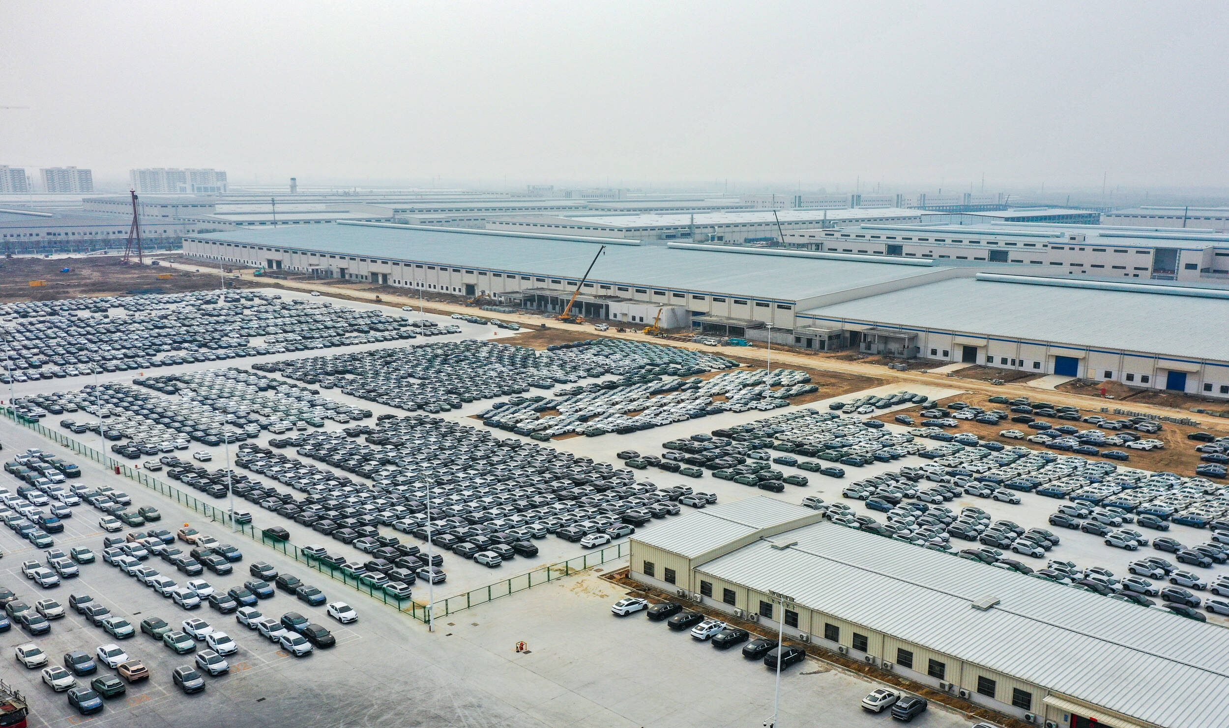 据《日本经济新闻》网站3月21日报道，日本汽车制造商2025年全球累计汽车销量小