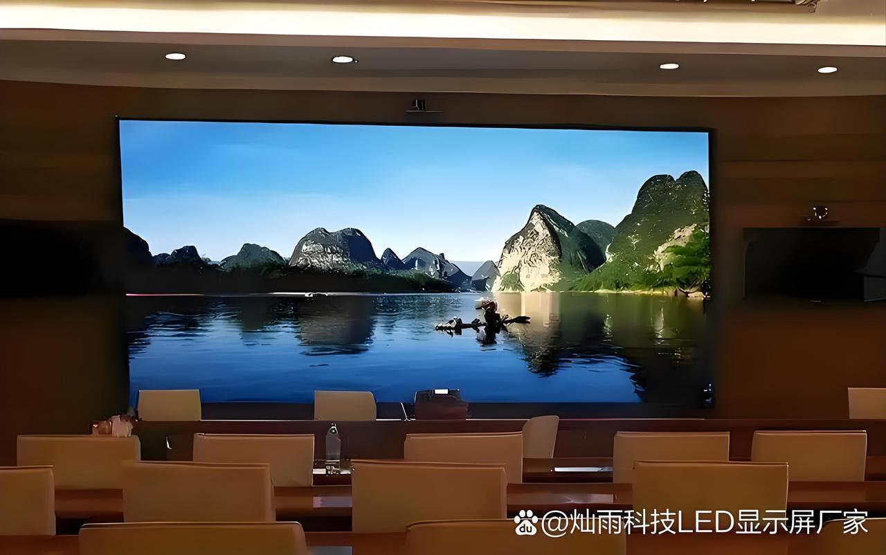 激光电视护眼这事儿，说法不一。疫情上网课那阵，不少电视厂商把激光电视护眼功能吹得