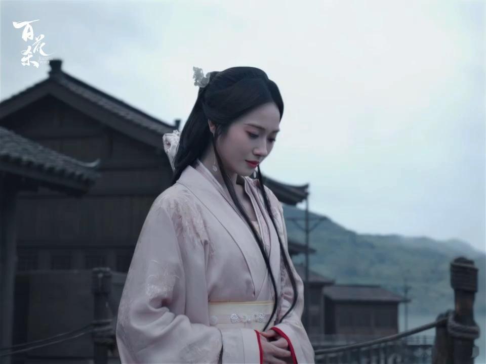 范帅琦范帅琦最仙的衣服耍最狠的剑 范帅琦真的是把“帅”字写在了脸上！穿着女装照样