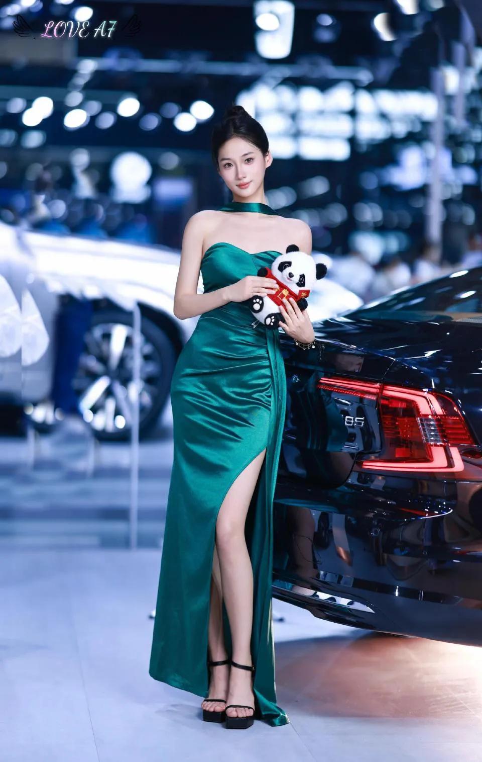 车模美图分享11车模 高颜颜美女车模 车模照 炫酷车模 广州车展车模 车模写真 
