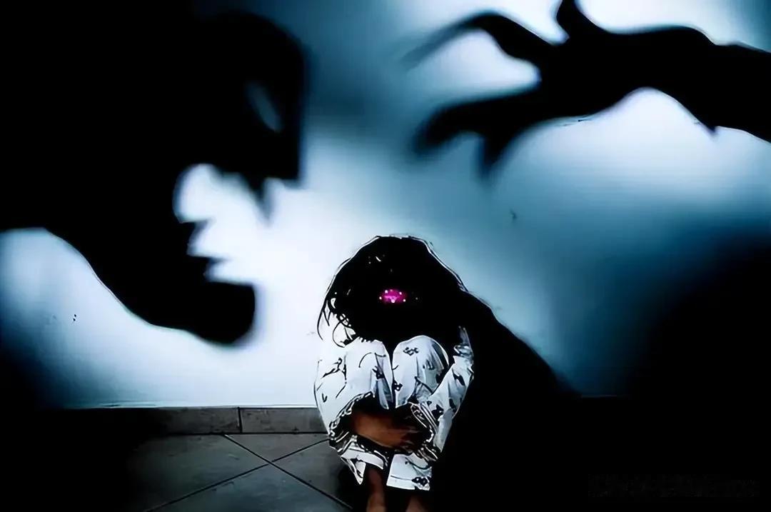 2006年，黑龙江某地发生一起令人发指的性侵案，牵动了无数人的心。一个六岁的小女