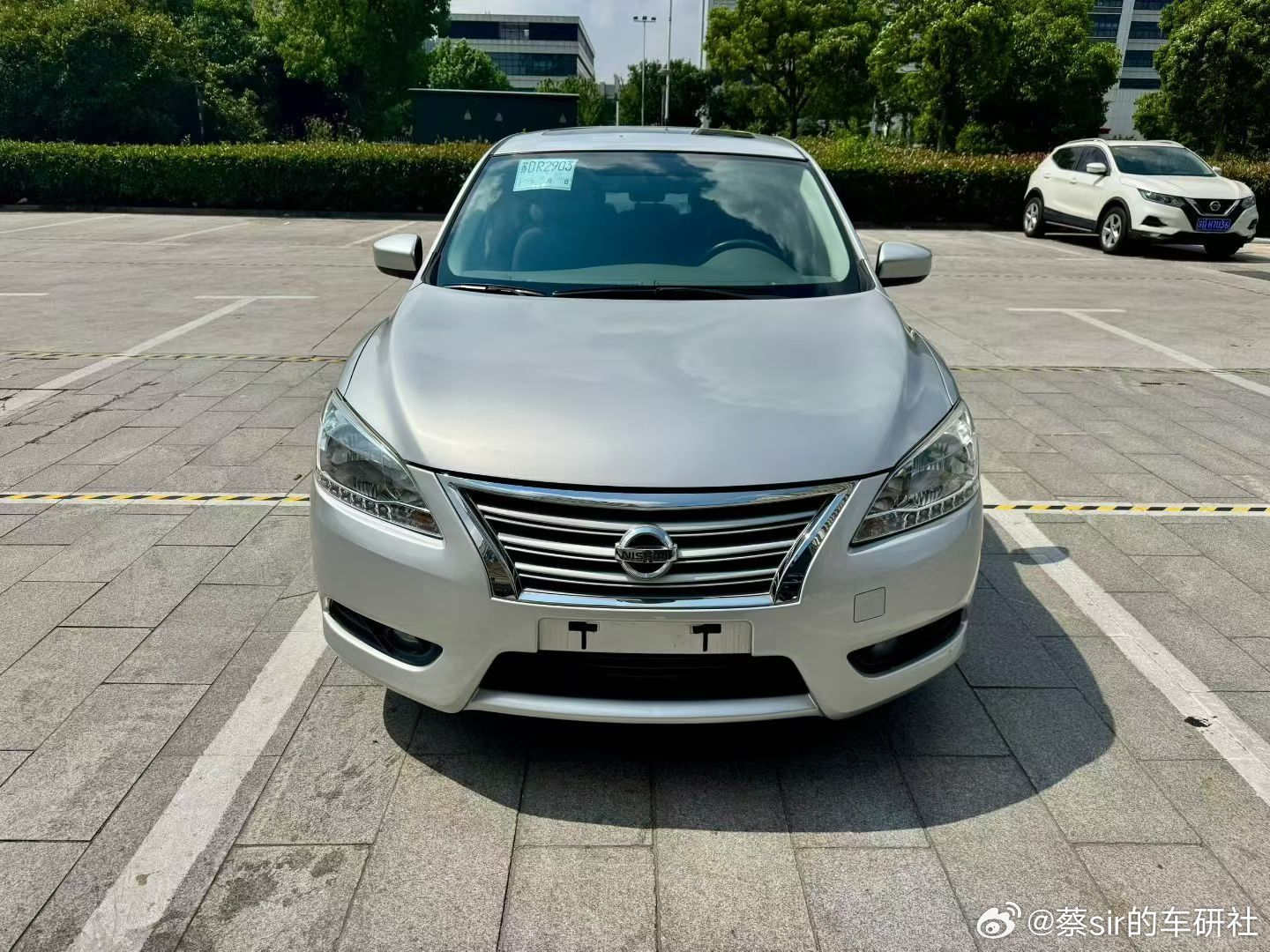 靠谱代步车12年日产轩逸1.6自动高配，天窗，原厂真皮座椅带电调，精品车况，亮点