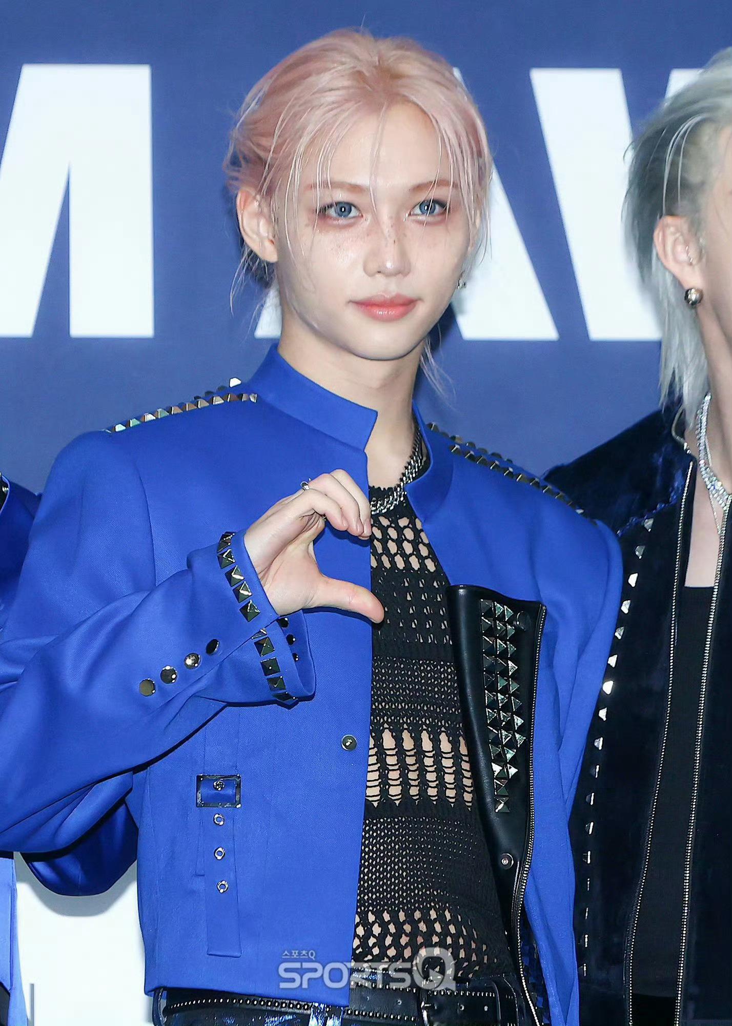 李龙馥粉发雀斑妆粉发是神不解释 ​​​