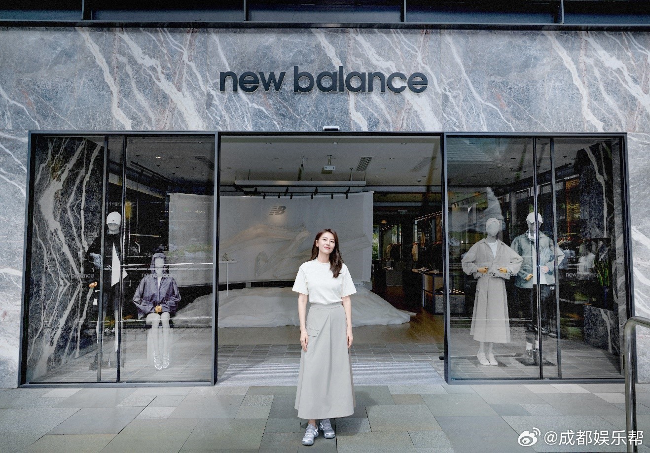 MINIMUS 自然为源，赤足于境。匠心传承的百年运动品牌 New Balanc