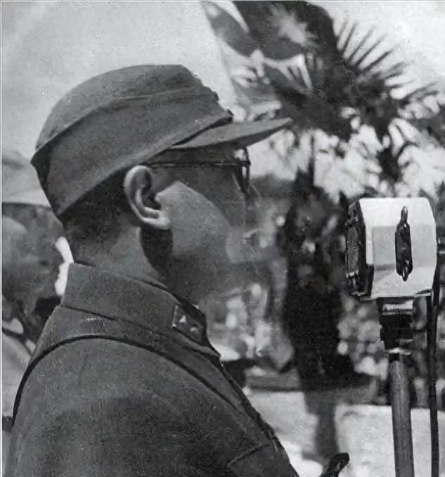 1948年廖耀湘被我军俘获，邓华得知后亲自走近廖耀湘，递上好烟并说道：抽一支吧！