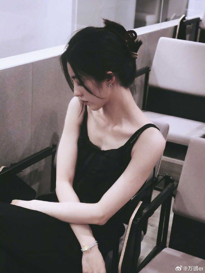 万鹏 