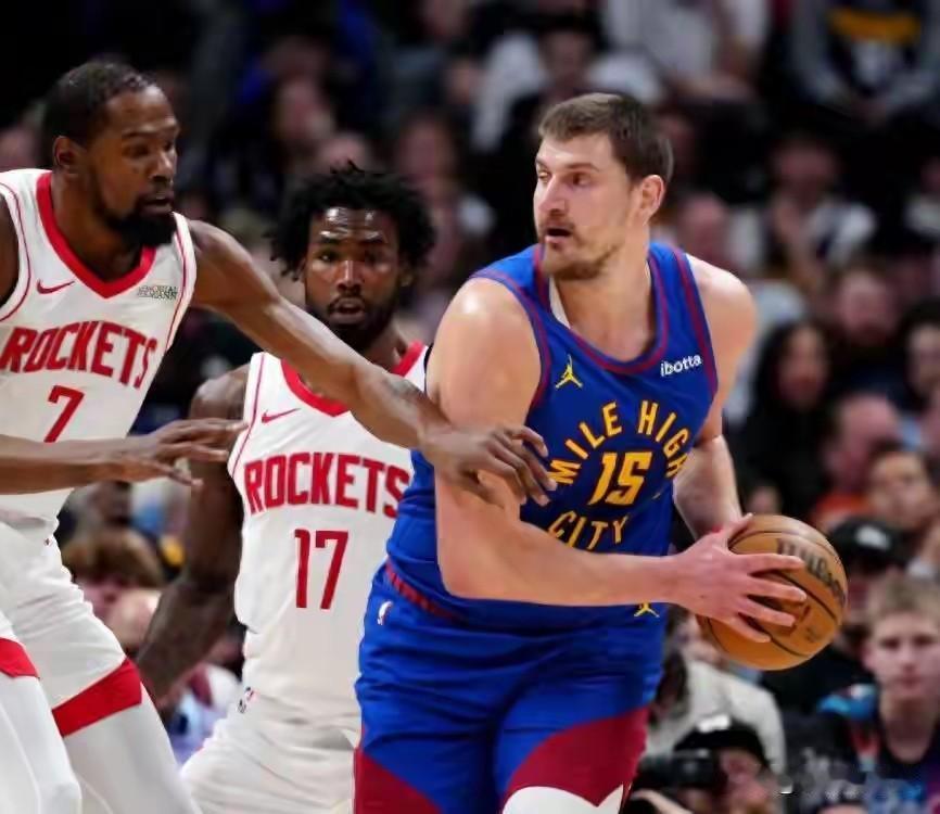 10月1日，NBA最新签约裁员更新:约老师再得帮手，公牛一签一裁。
 
一、据名