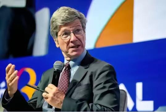 历史不会说谎！美国教授揭示：真正的和平守护者是谁？
 
“两千年，中国从没跨过那