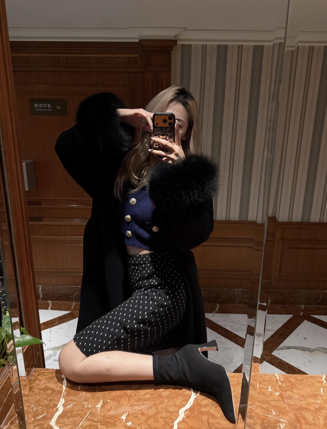 什么样的女生会让人觉得很有魅力?穿着得体的女生，合适的打扮展现独特风格。