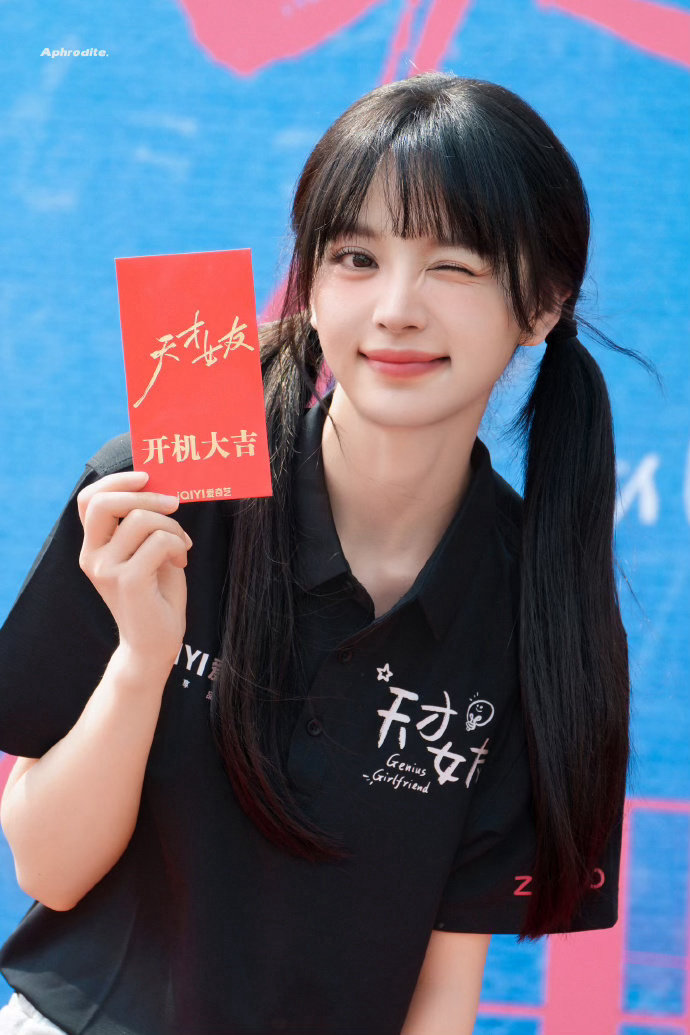 学校捞人捞到了田曦薇 捞人捞到田曦薇是什么体验，大概就是全校都在帮你找学姐结果发