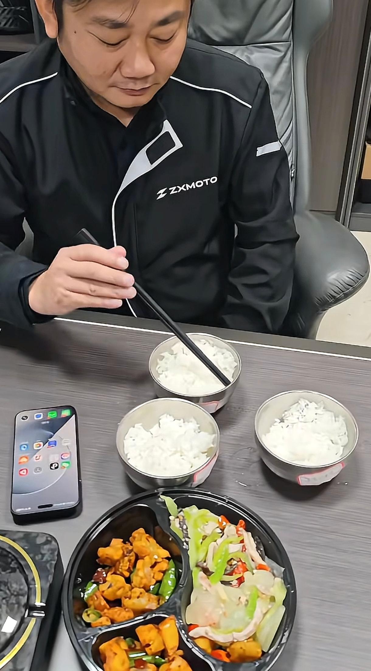 张雪这种人要不是自己有能力，那他在每个行业大家都会“讨厌”他，因为他真的不是一个
