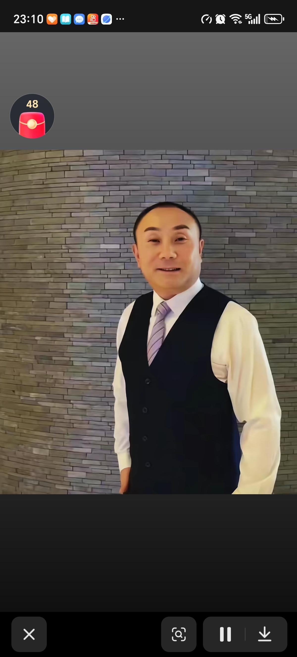西安赛格商场坠楼的商户严先生是是一名退伍军人，去世前四处借贷结清了所有员工的工资