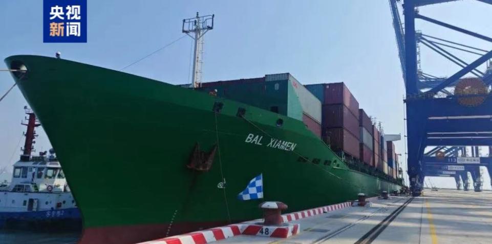 新加坡估计都没想到，东大会在海南洋浦港给它来这么一记“釜底抽薪”。洋浦港现在能靠