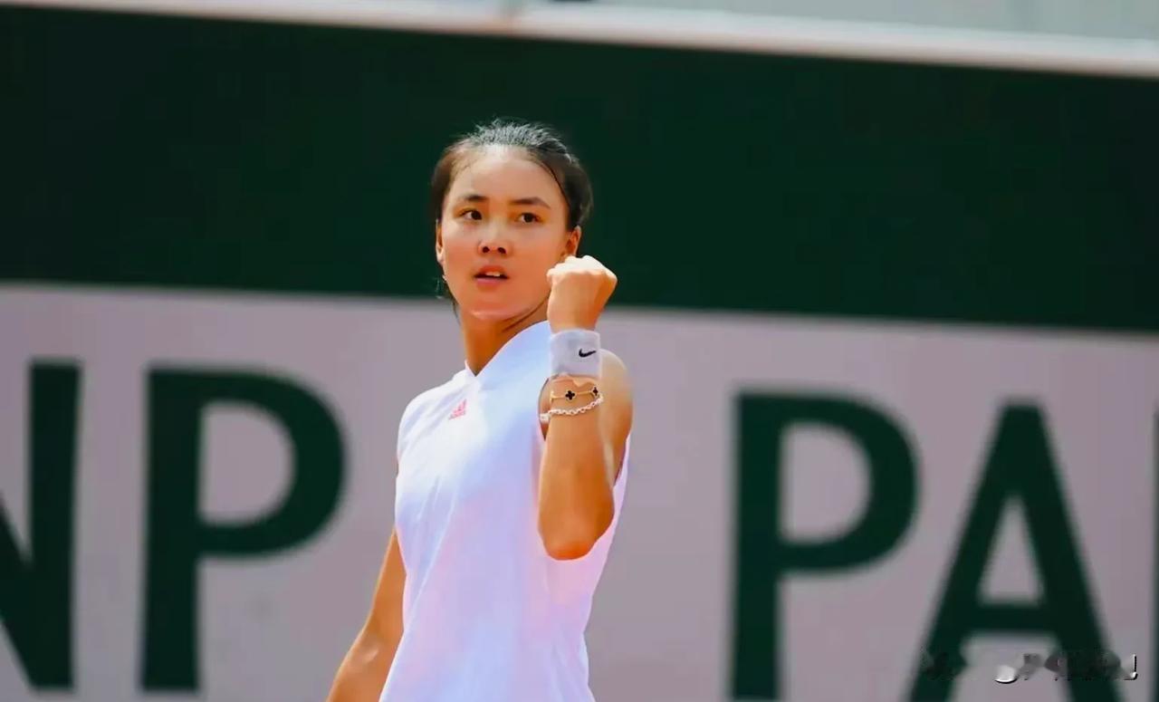 袁悦好不容易拿下草地赛季第一场胜利！WTA250斯海尔托亨博斯站女单首轮，六号种