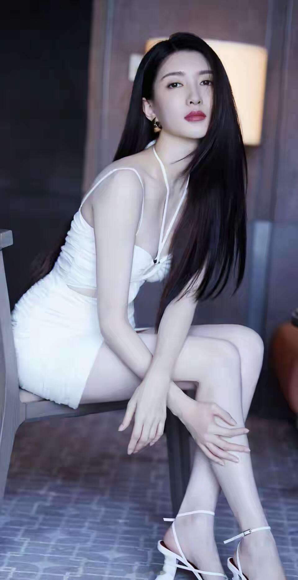 江疏影皮肤天生好白啊 ​​​