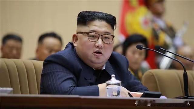 日本刚喊“拥核”，朝鲜直接把导弹架怼脸上！核梦就是催命符？

    日本高官刚