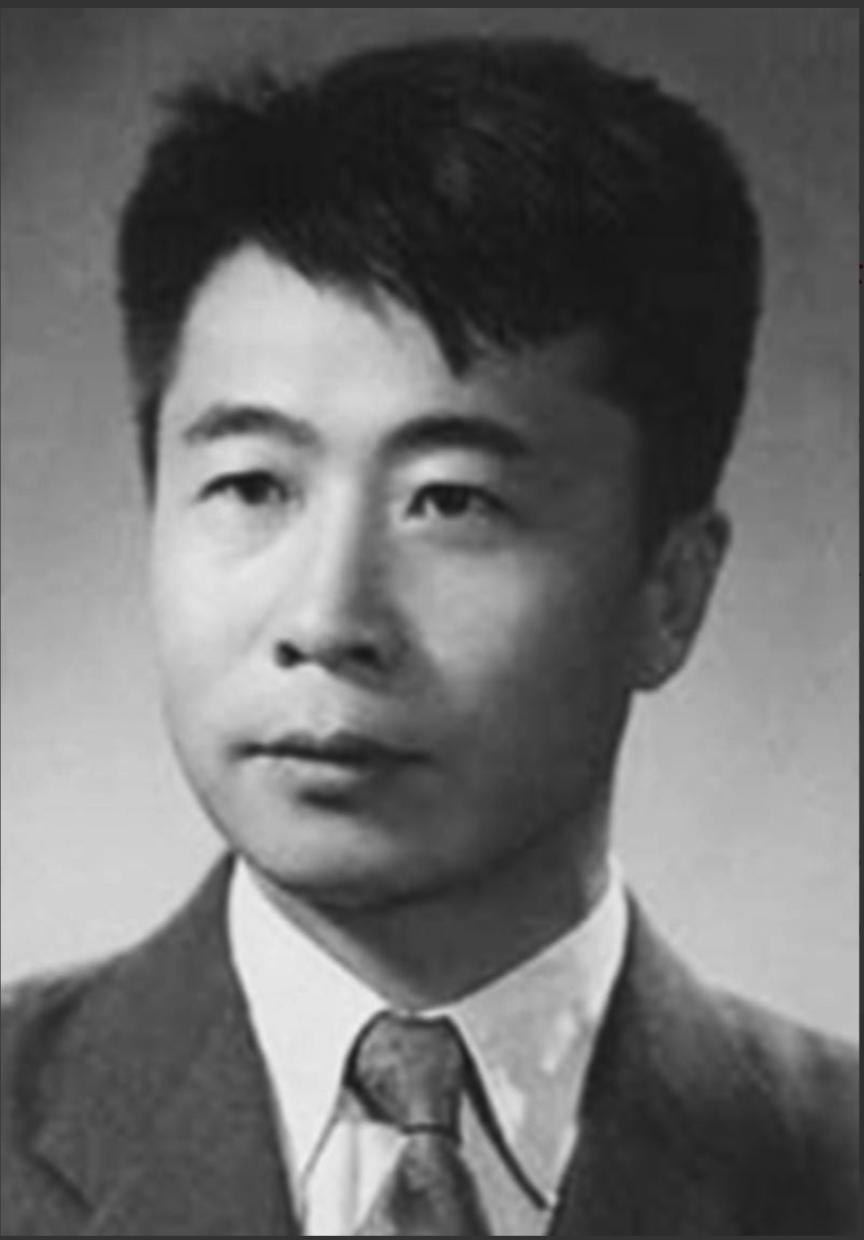 1957年，《林海雪原》火遍全国，罗荣桓拍桌下令："把作者调回部队，授上校军衔！