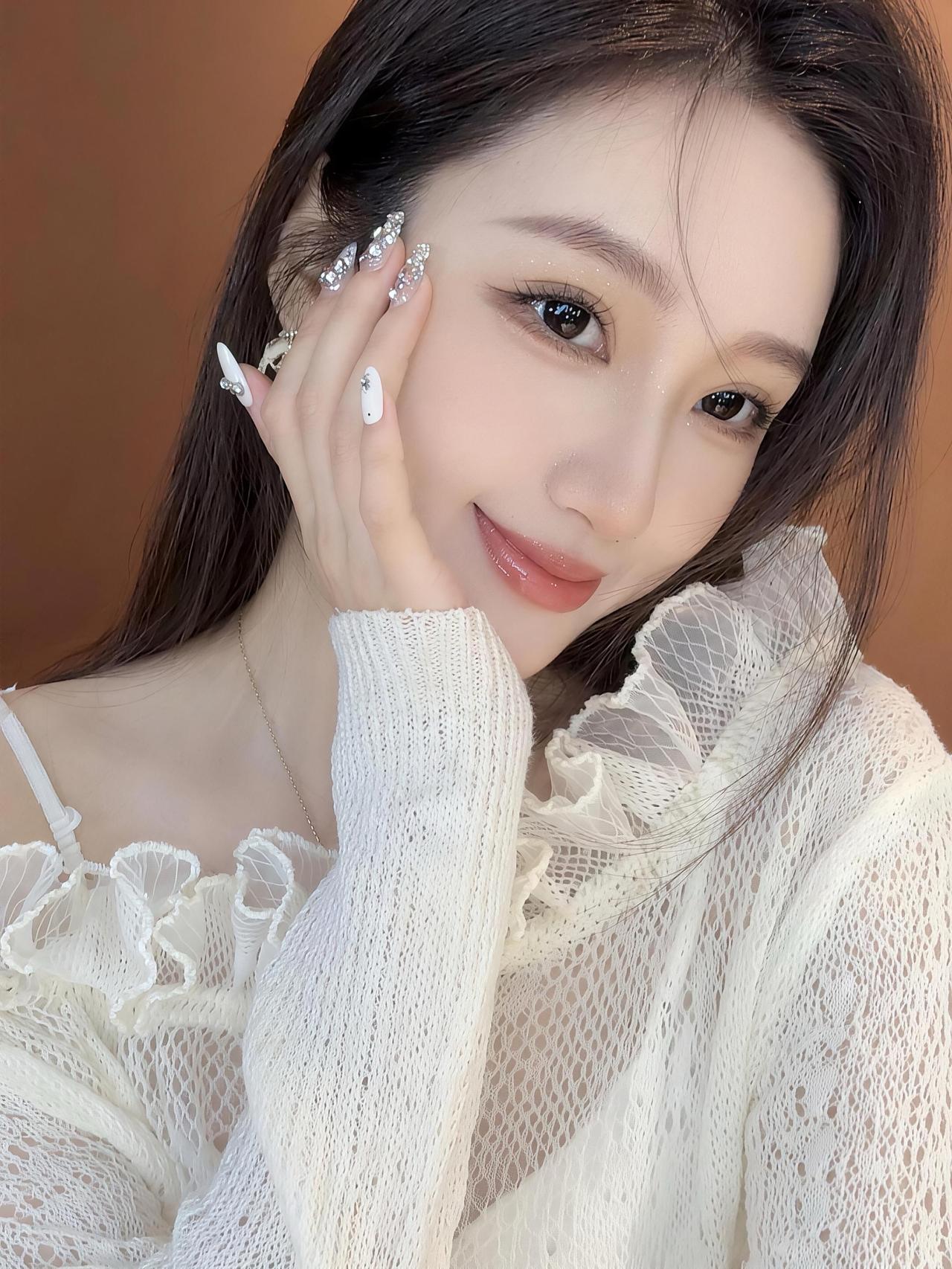 AI露肩自拍风 随变ai随便玩 AI创作特效