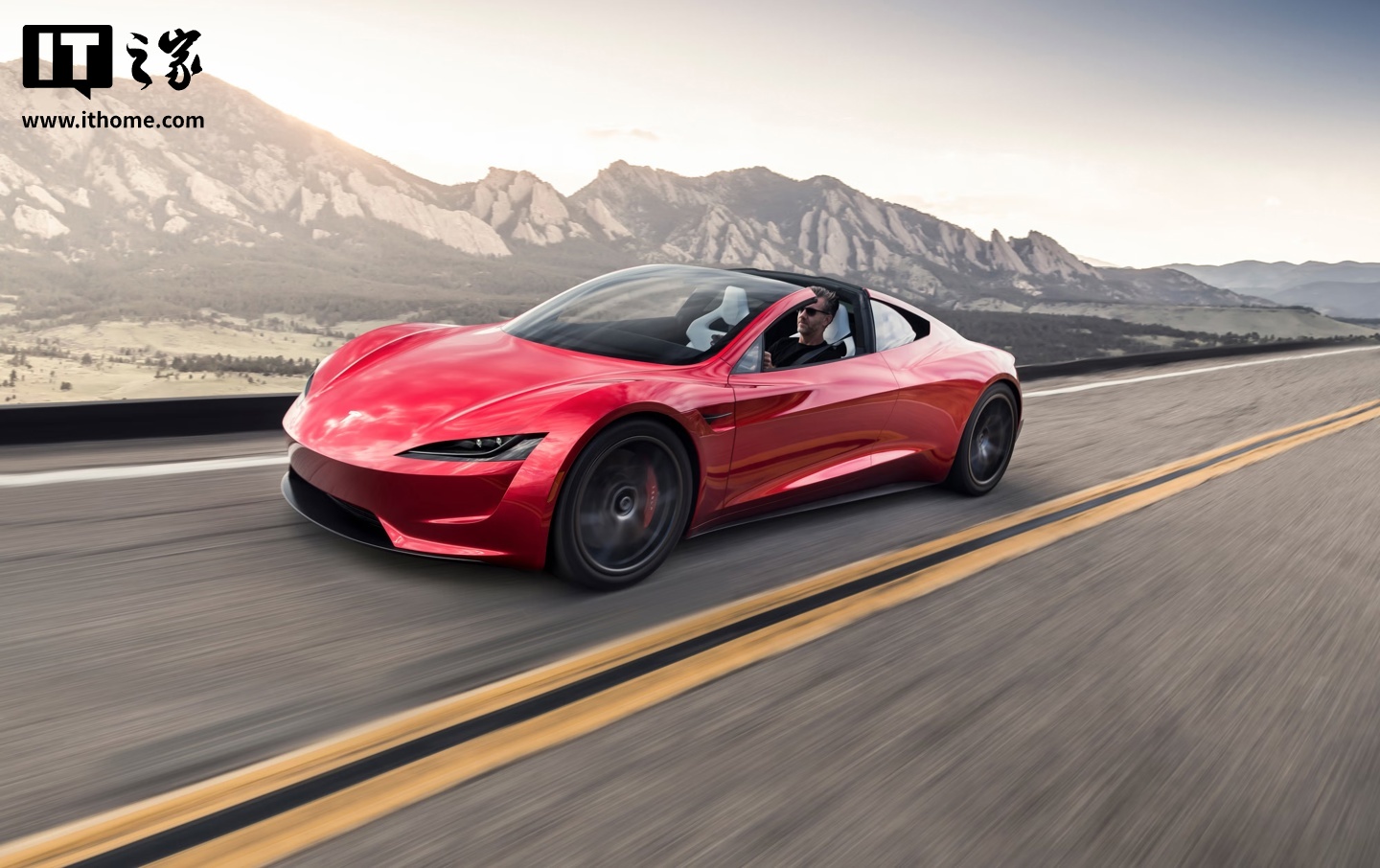 消息称特斯拉今夏重启Roadster纯电超跑开发，距量产还有两三年