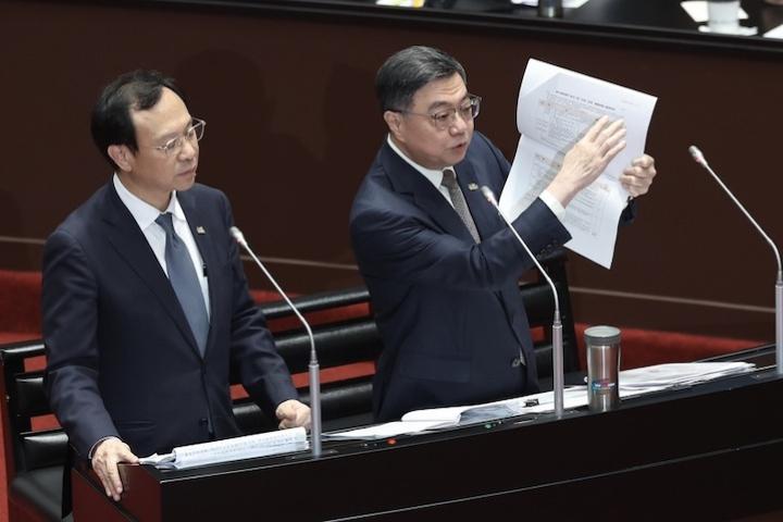 【毒油风暴】台湾致癌中联油延烧　卓荣泰等3人列被告

梅花新闻网 林瑞益/综合报
