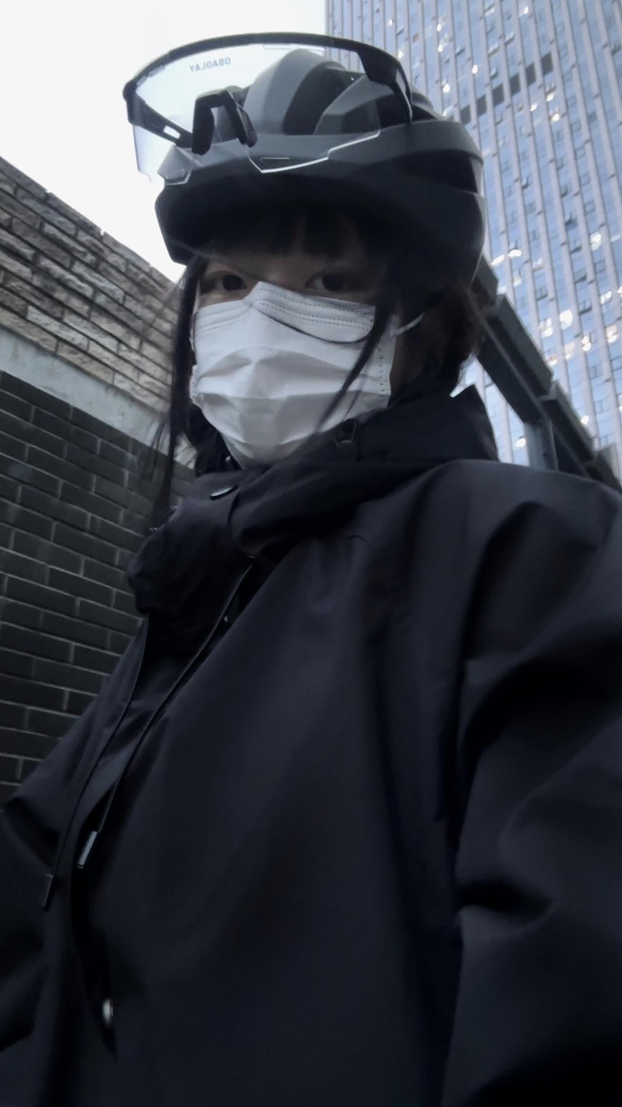 秋风至，晨起骑行
精神一整天
#欧宝来眼镜##欧宝来商城#眼镜超话#骑行# 