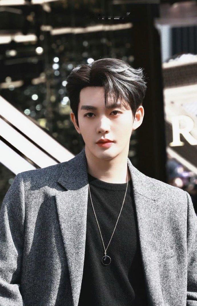 邓为外表是清冷贵公子 邓为这反差感邓为这反差感，邓为外表是清冷贵公子，谁懂这个若