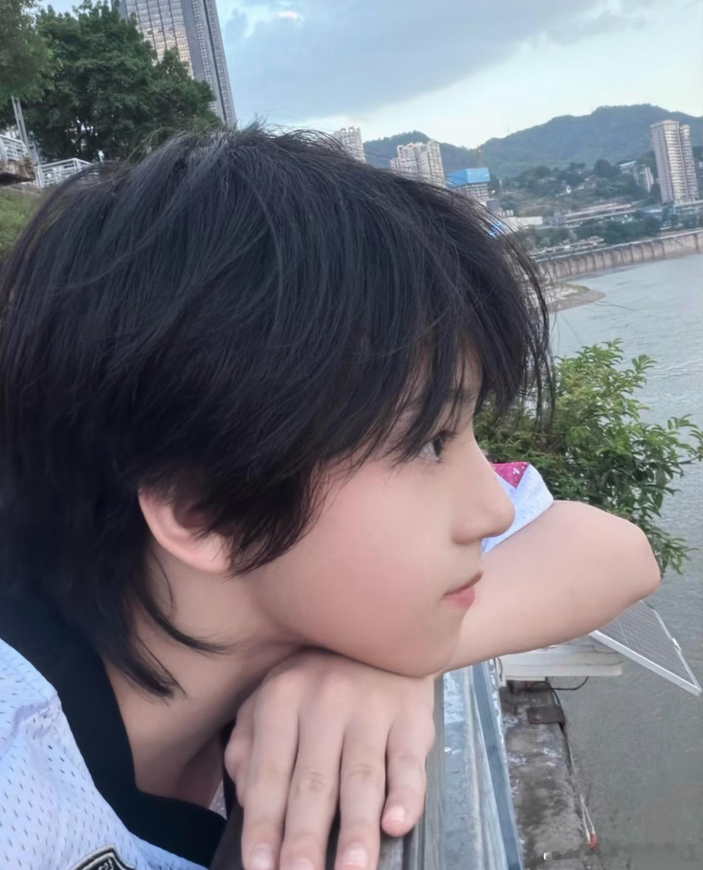 智恩涵小学毕业旅行原来大智哥才小学毕业吗？！！ ​​​