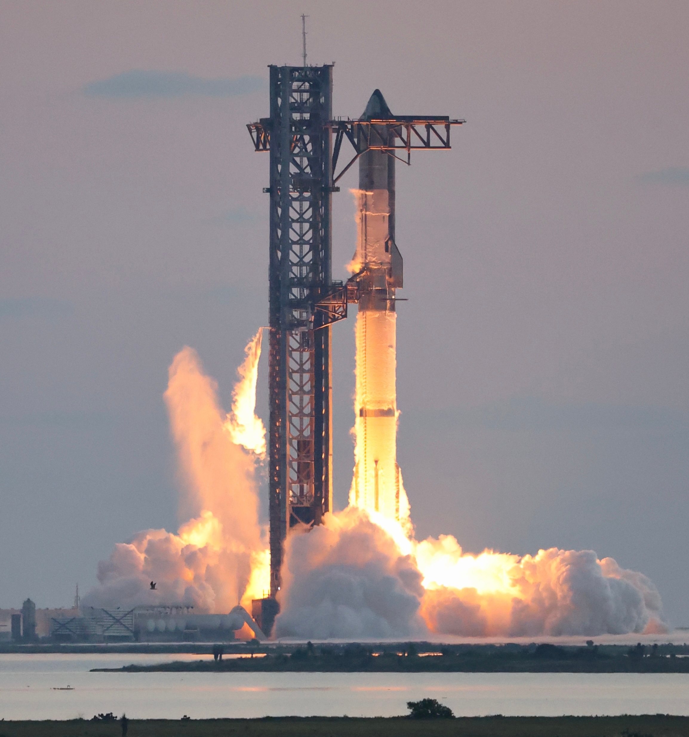 中国不需要也不可能复制SpaceX 没追上的时候不需要，等追上的时候就需要了