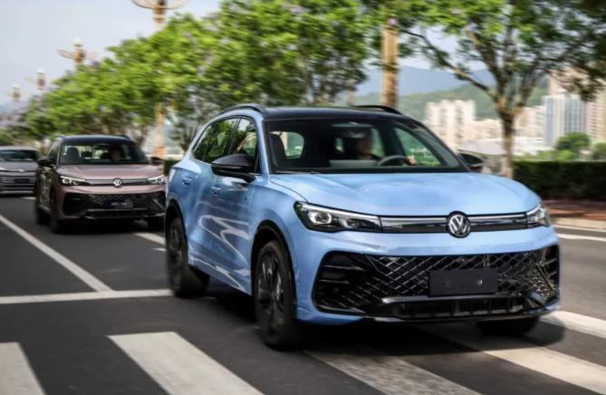 【上汽大众10月销量9.25万辆，加快新能源转型】日前，上汽大众官宣，10月份实