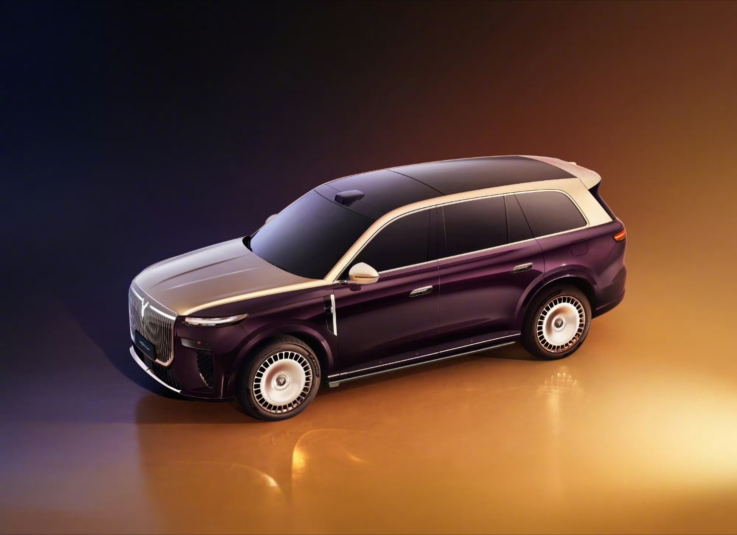 岚图新时代旗舰suv 岚图拿出了自己在50万市场的杀气，岚图泰山，轴距达到了31