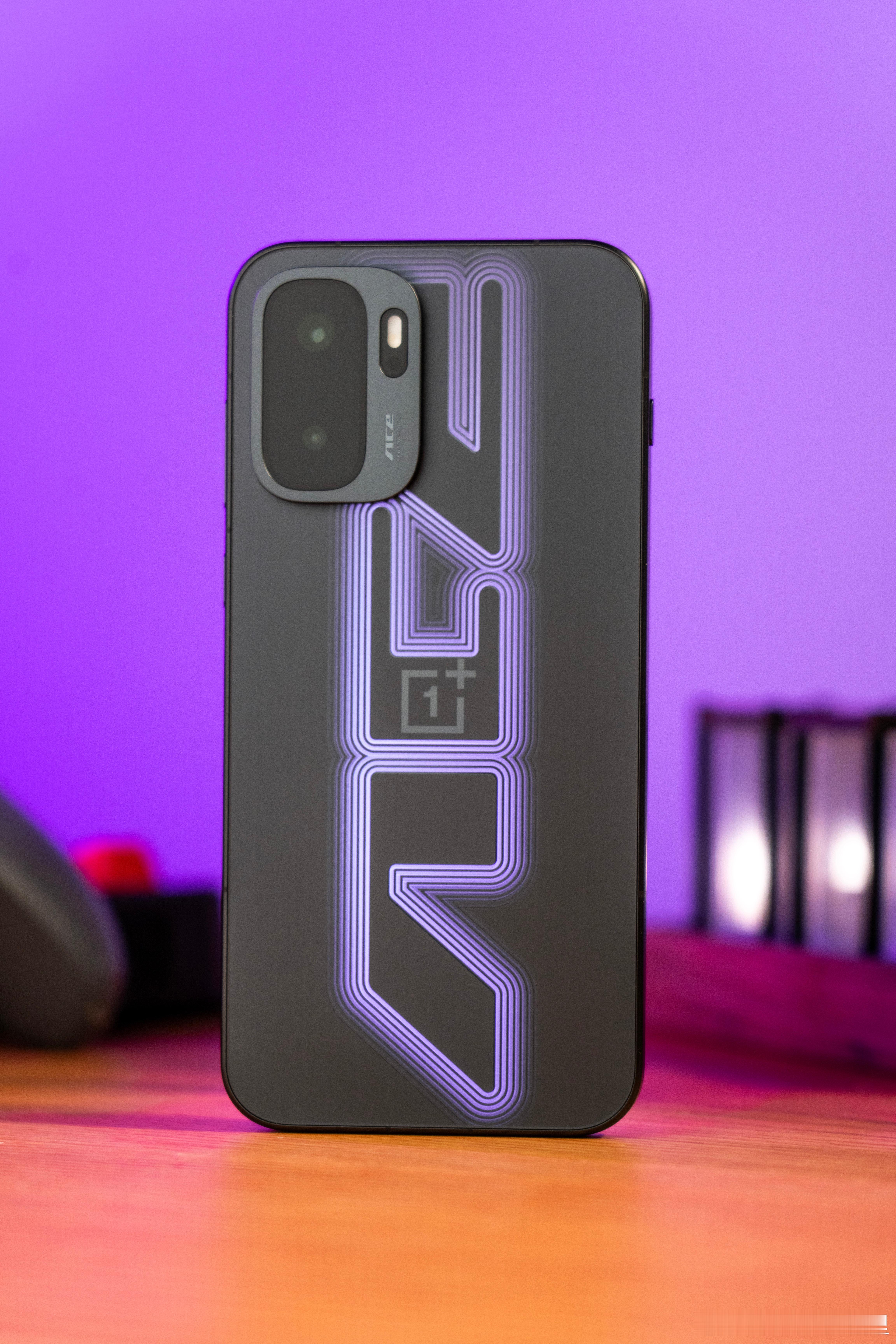 一加 Ace 6 至尊版今晚发布，还是一样，大家带上存储版本猜起售价格，随机揪一