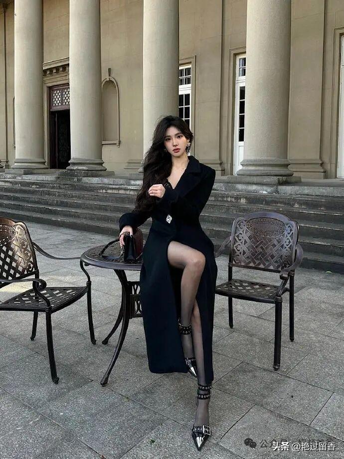 优雅黑裙，都市风范，尽显时尚魅力！你认为哪种穿搭最时尚,最漂亮?