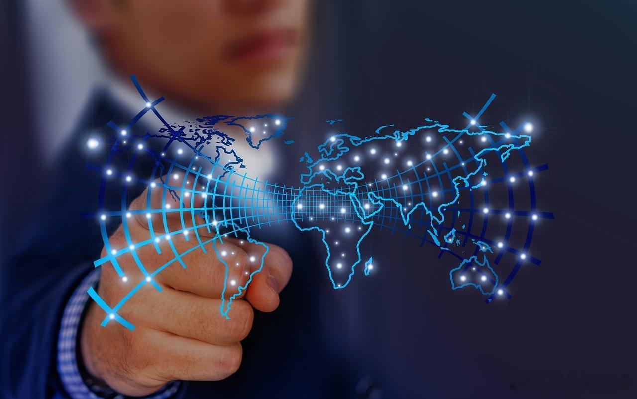 菜鸟用AI给快递包装赋能，AI到底能改变什么？12月26日，在菜鸟绿色包装实验室