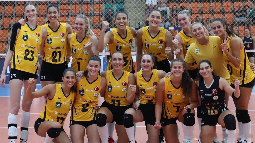 🆕库萨达斯排球锦标赛已结束🥇🇹🇷瓦基夫银行🥈🇩🇪什未林🥉🇹🇷