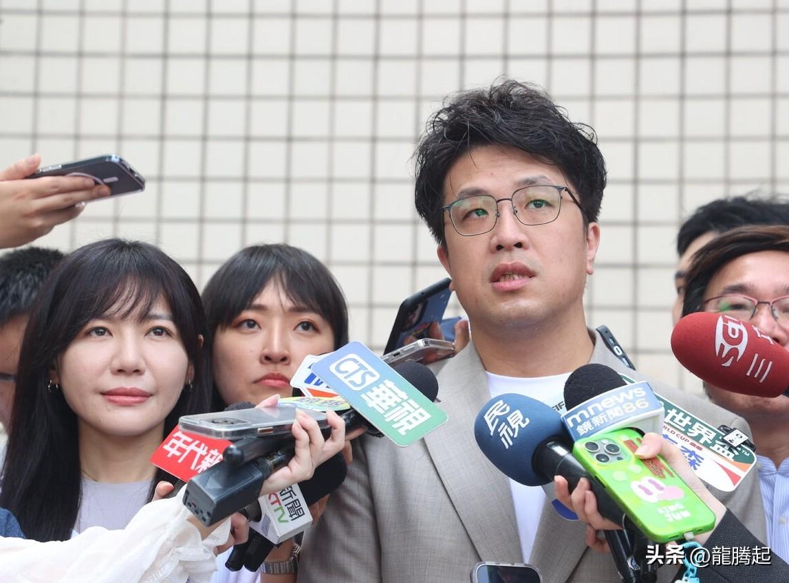 台独”分子沈伯洋：我有两辆特斯拉；特斯拉CEO马斯克：台湾是中国一部分。

“台