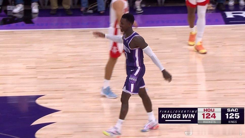 施罗德绝杀，杜兰特反绝杀不中，国王加时125:124险胜火箭。 