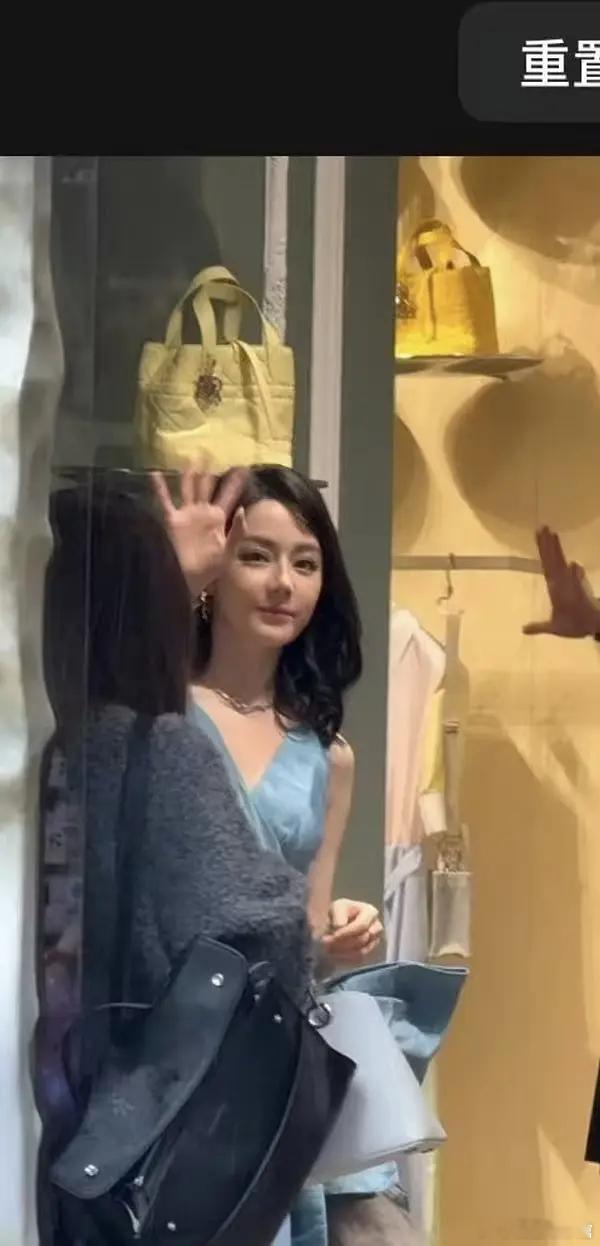 迪丽热巴这脸，越努力越心酸 