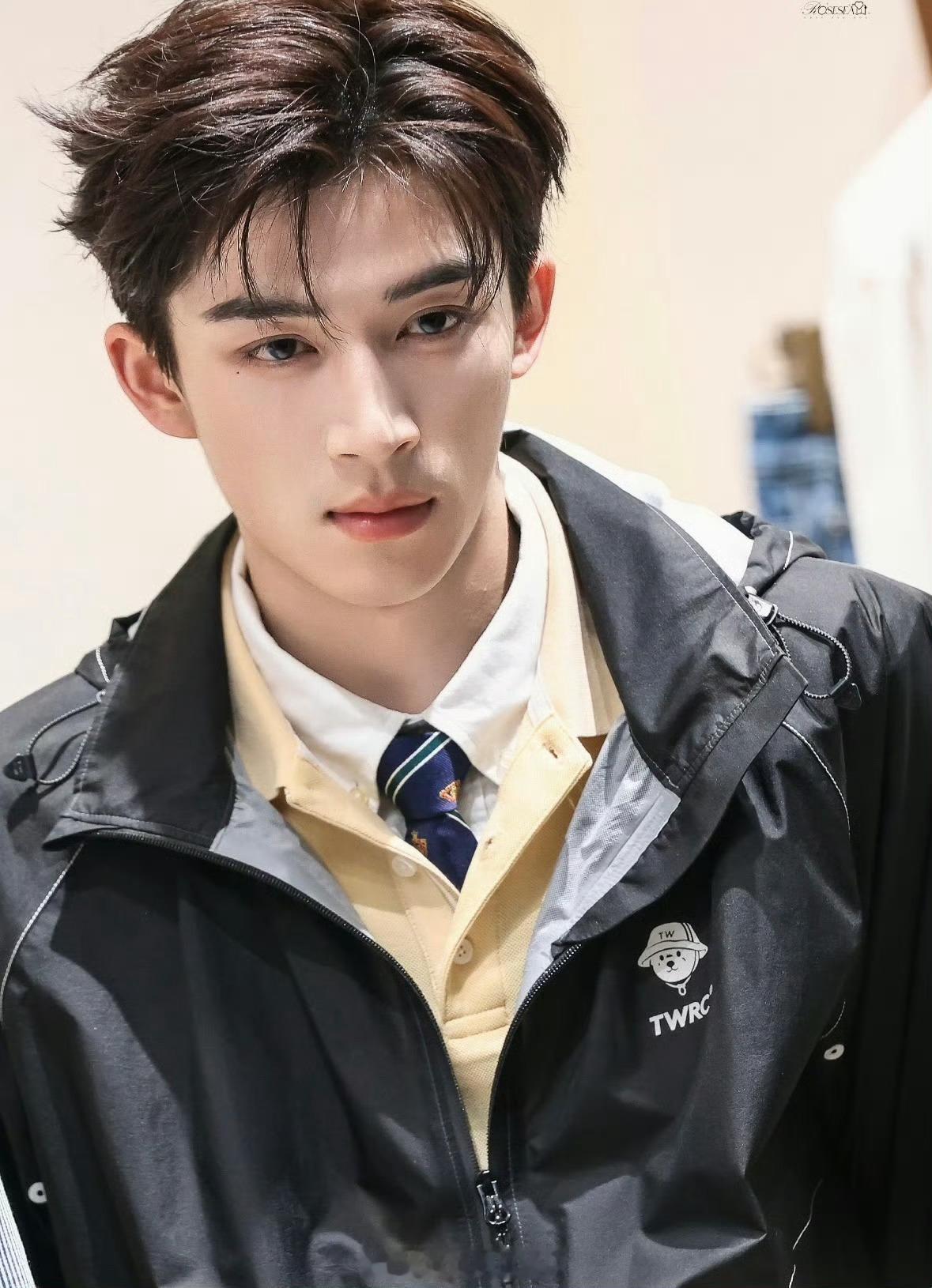 王星越不太喜欢智性恋王星越在《唐宫奇案》专访中回应“智性恋”标签时坦言自己不太喜