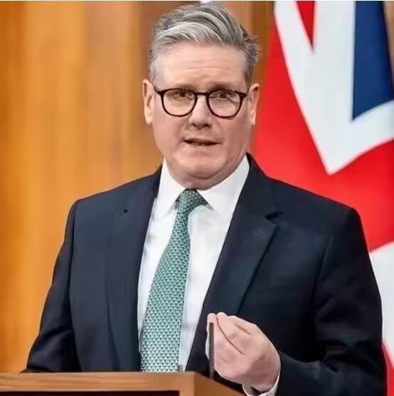 英国传来新消息！
2026年3月30日，英国首相斯塔默宣布，他要在周一和壳牌、英