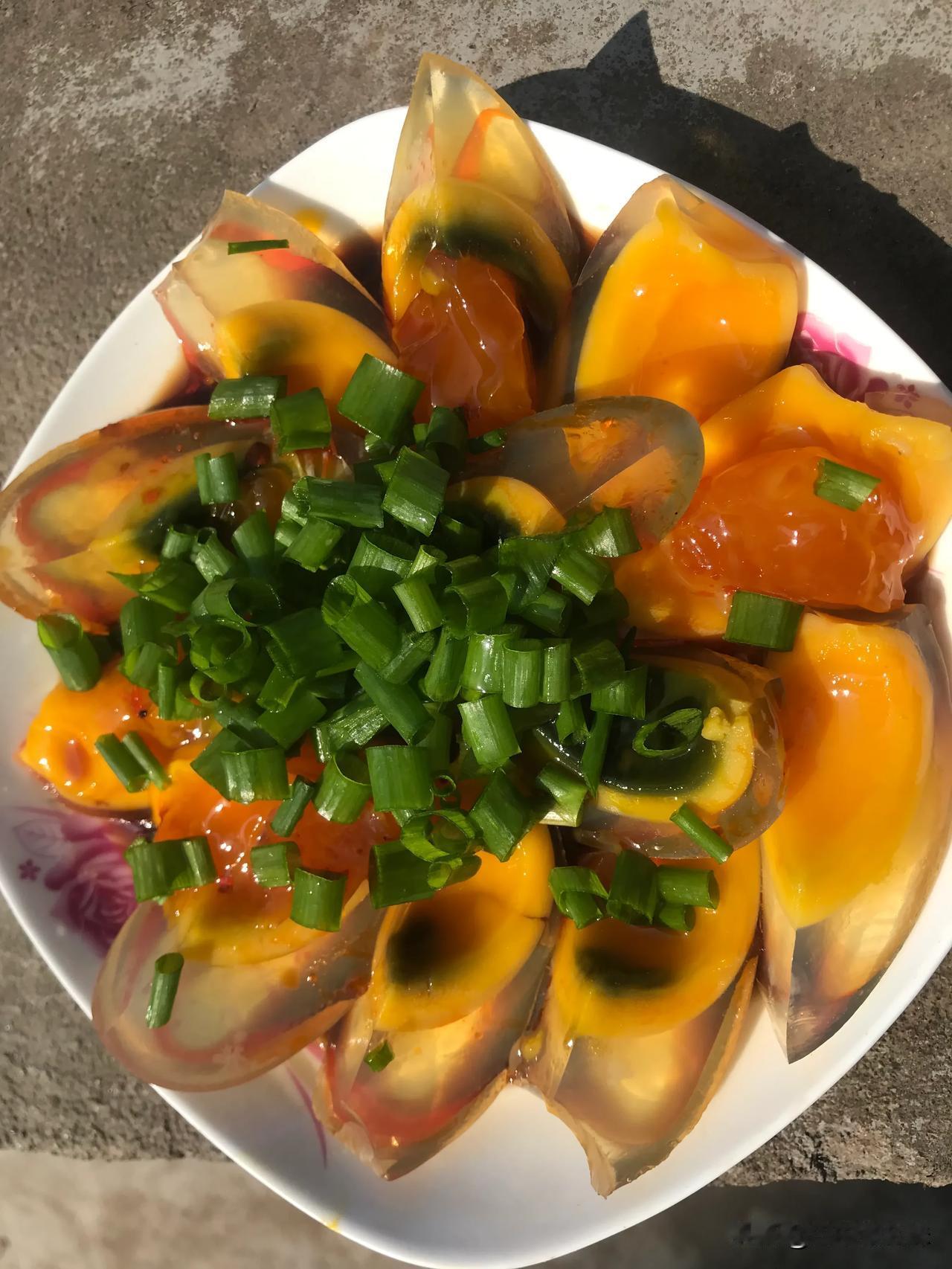 春暖花开，万物复苏
柏婆婆身体又倍儿棒，上街包皮蛋来了！
今年的皮蛋还是柏婆婆牌